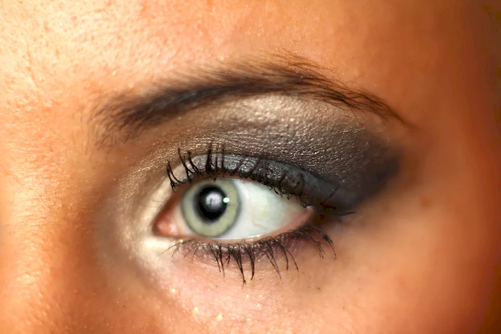 Kare green eyes