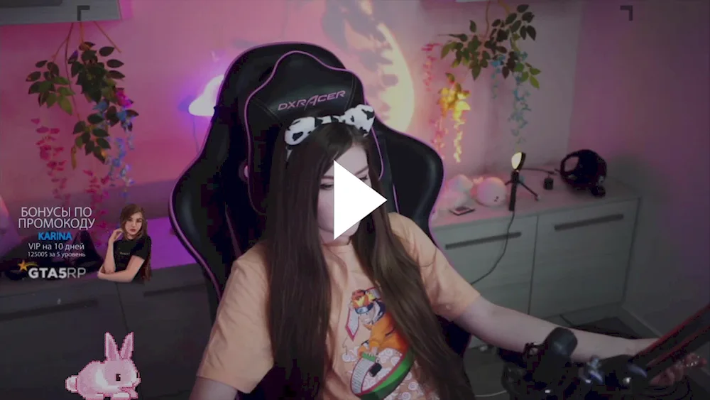 Shkuragaming streamer Karina