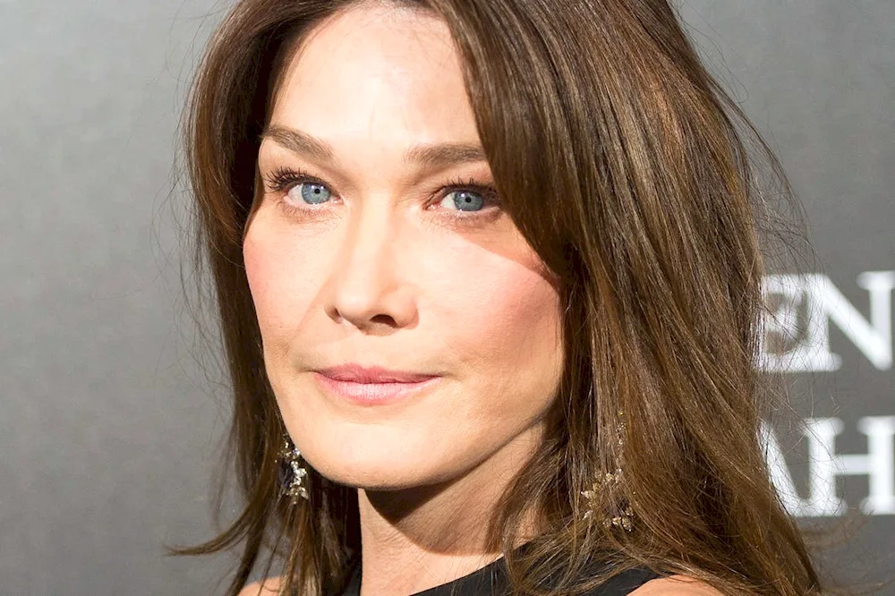 Carla Bruni 2022