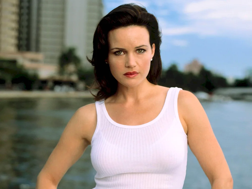 Carla Gugino Guardians