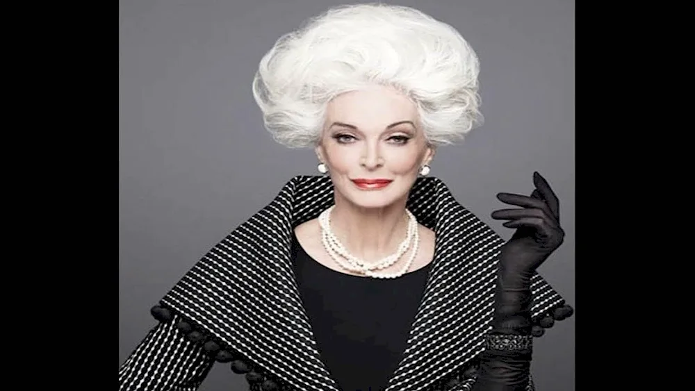 Carmen Dell'Orefais