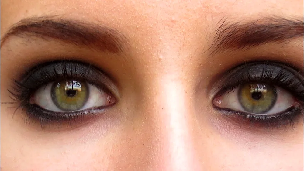 Karo green eyes