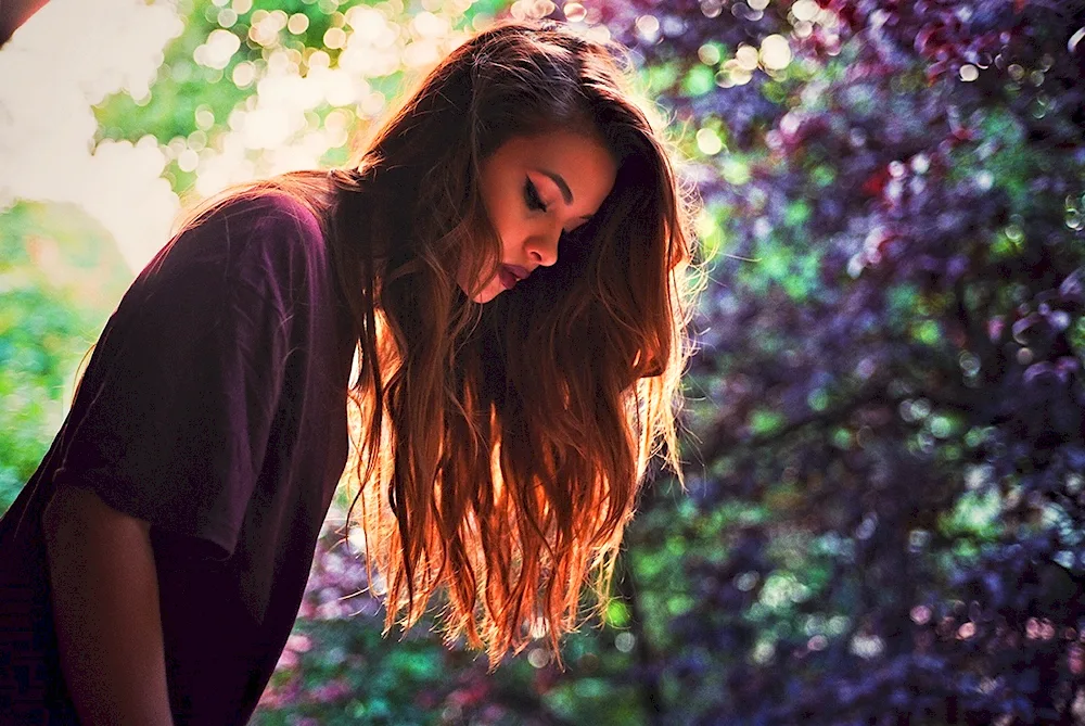 Chestnut hair in girls