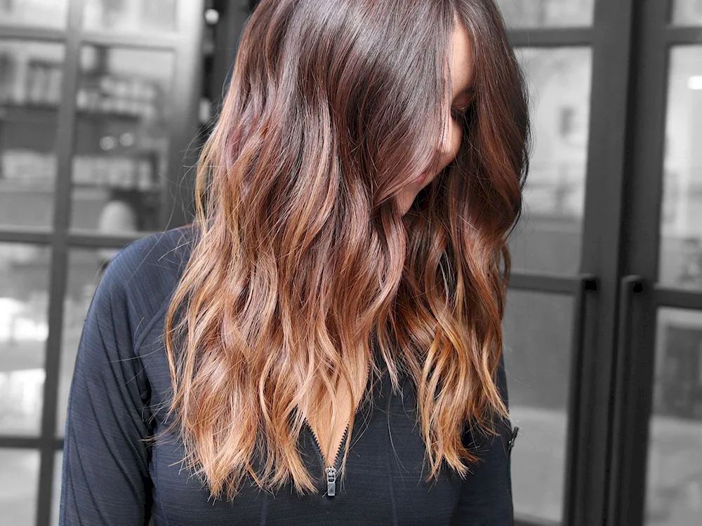 Ombré hair colouring for dark hair