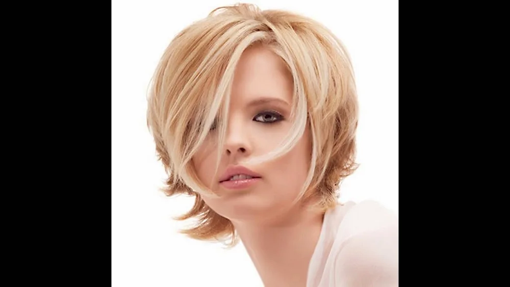 Shaggy Cascade Bob haircut Garson short hair for women