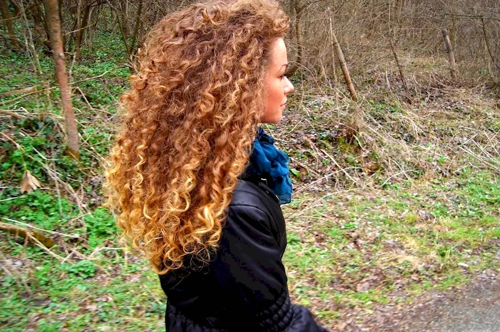 Carving for curly hair