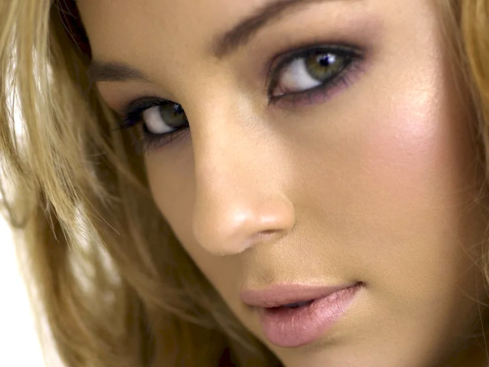 Keeley Hazell