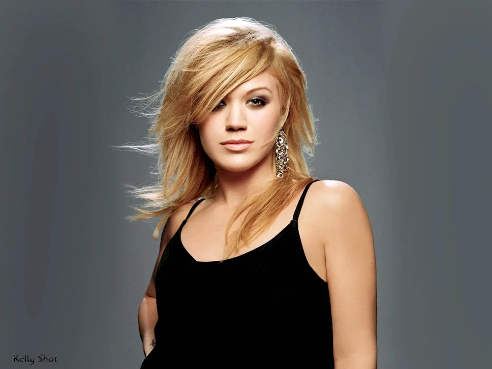 Kelly Clarkson photo