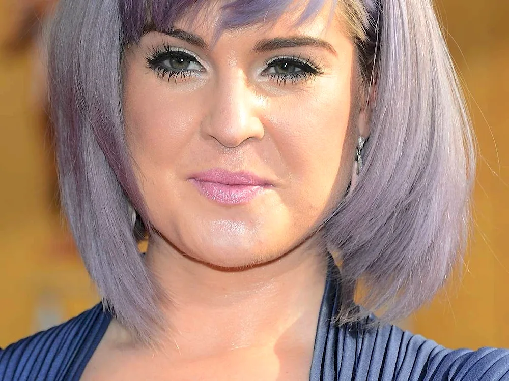 Haircuts for double chin face