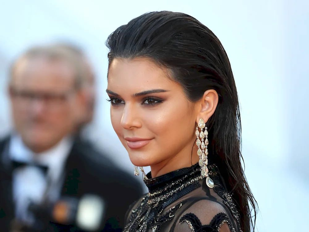 Kendall Jenner hairstyle