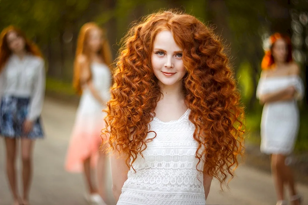 Curly curls red