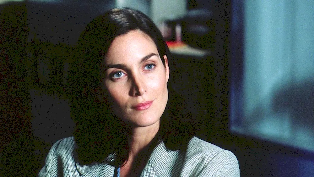 Carrie-Anne Moss