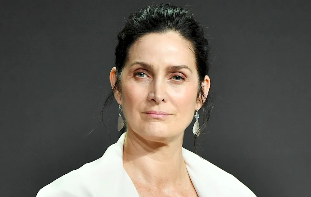 Carrie-Anne Moss