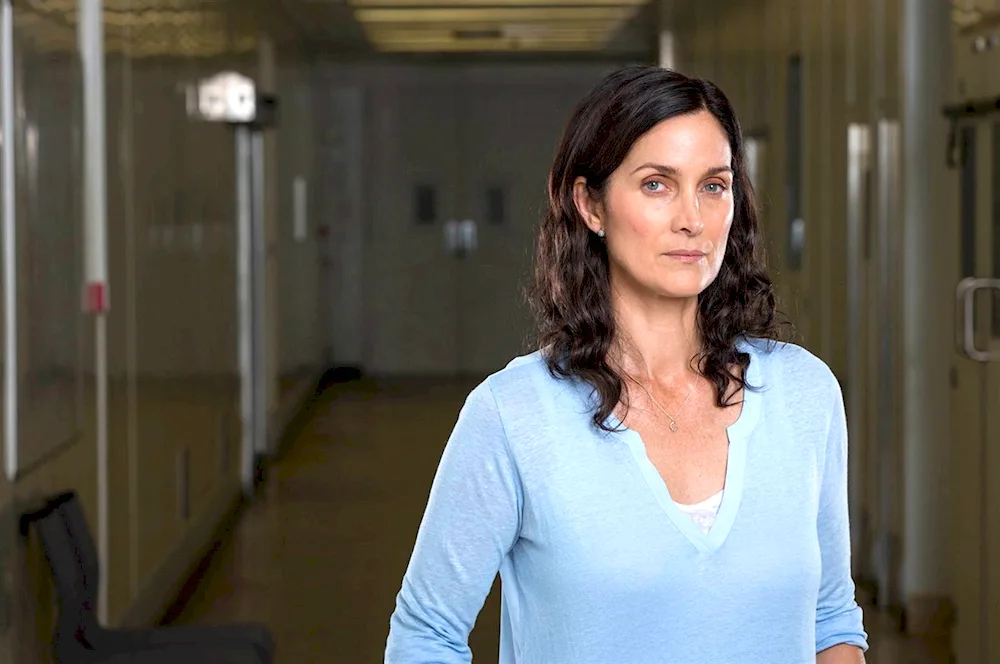 Carrie-Anne Moss