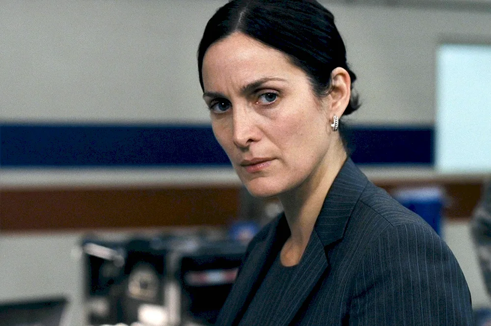 Carrie-Anne Moss