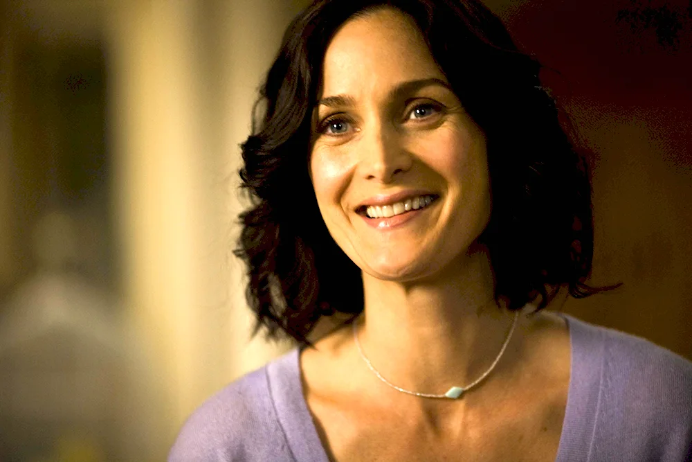 Carrie-Anne Moss