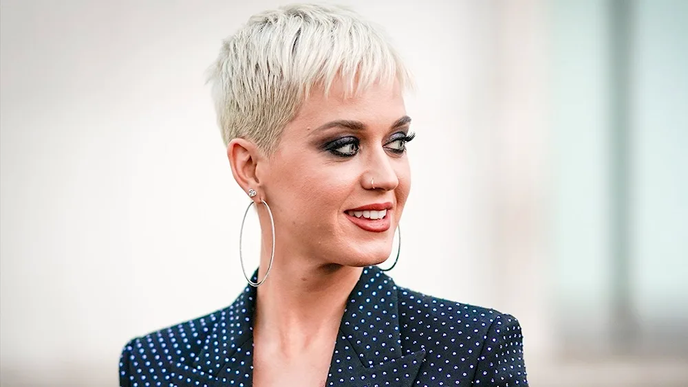 Katy Perry 2017 short haircut