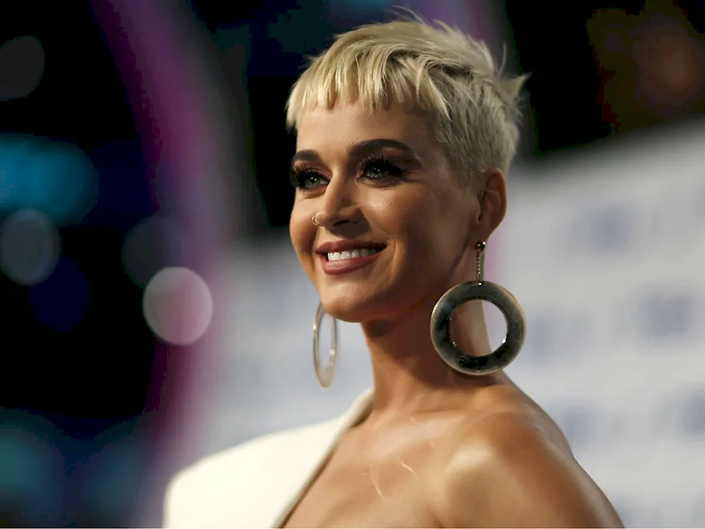 Katy Perry blonde