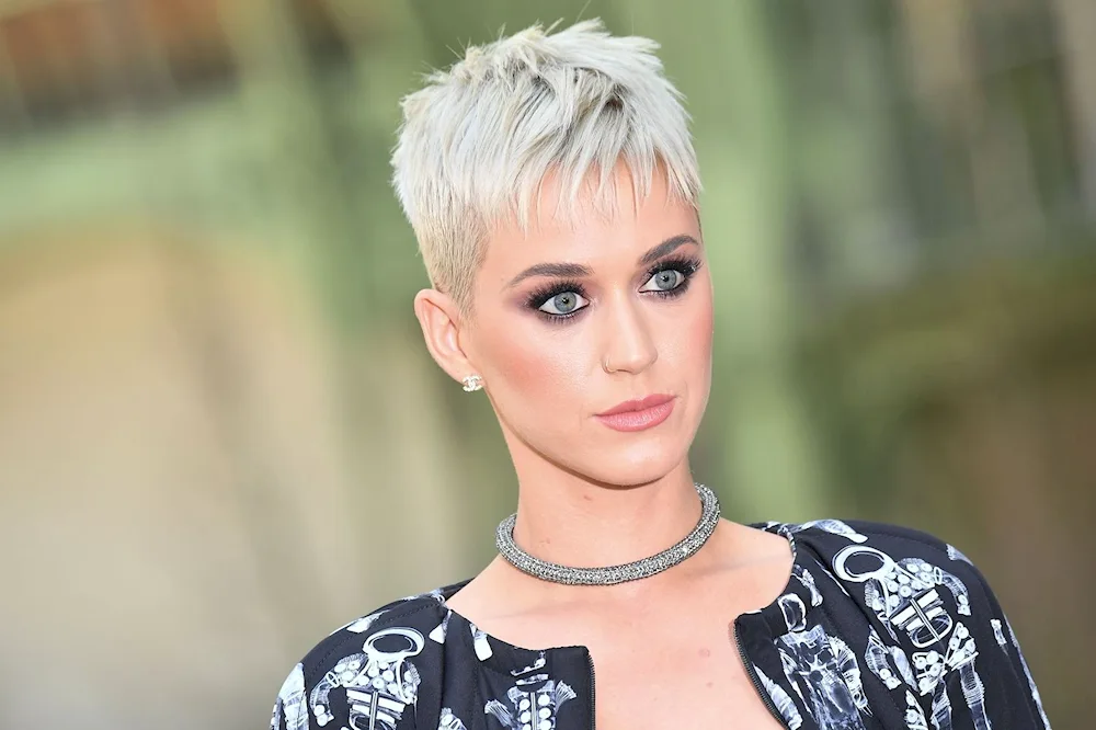 Katy Perry short haircut