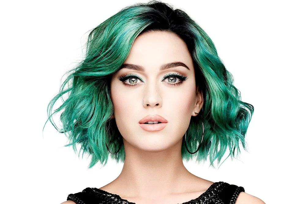 Billie Perry with green hair