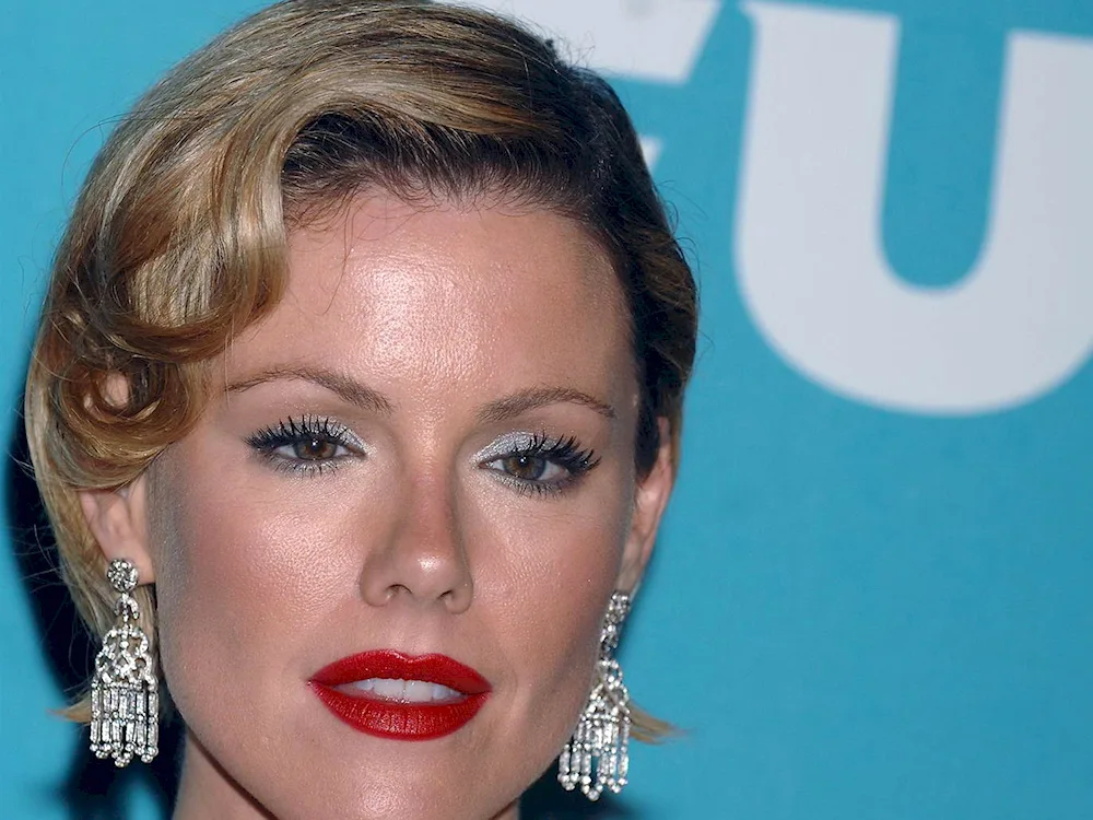 Kathleen Robertson Robertson