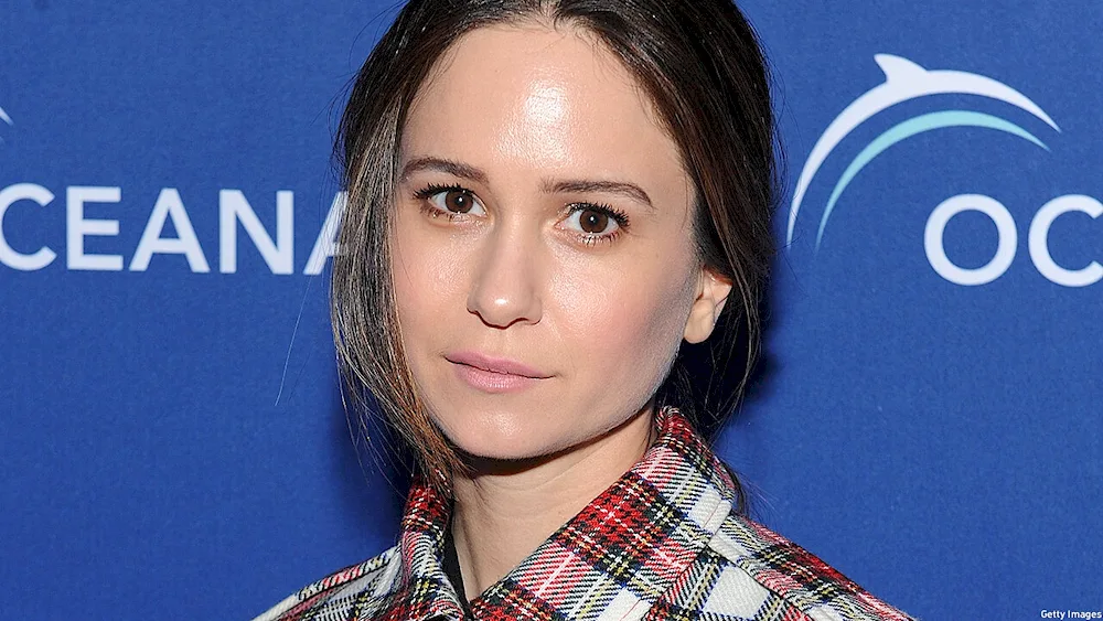 Elison Sudol Katherine Waterston naked