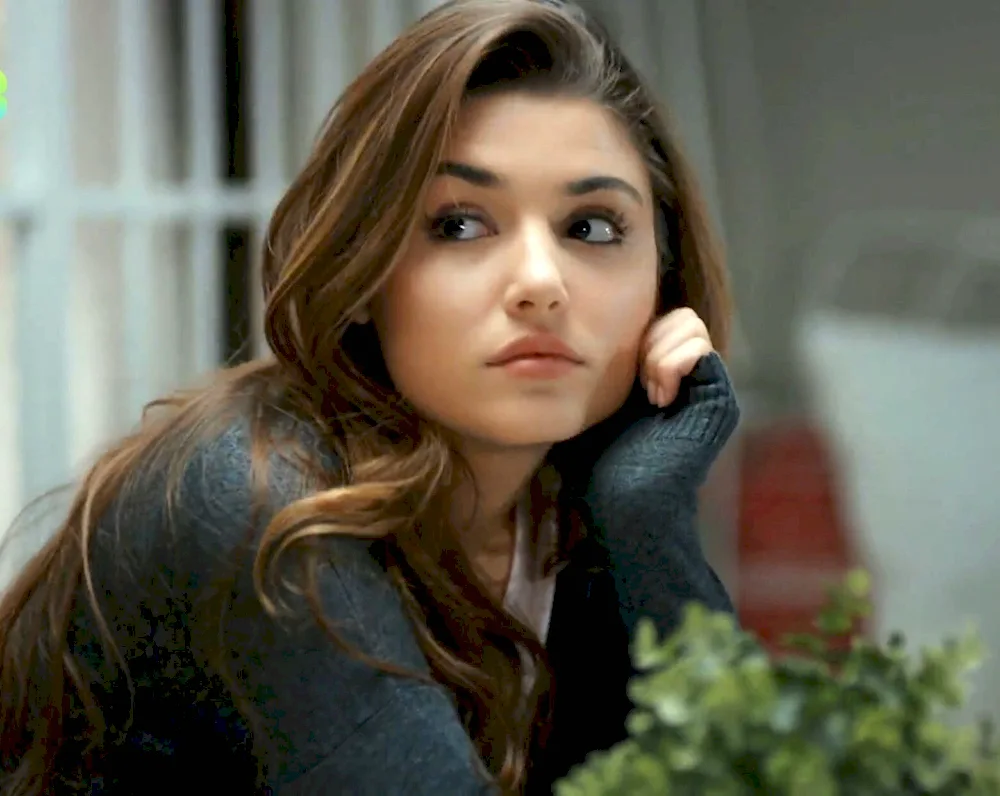 Hande Erçel