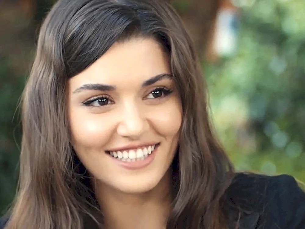 Hande Erçel