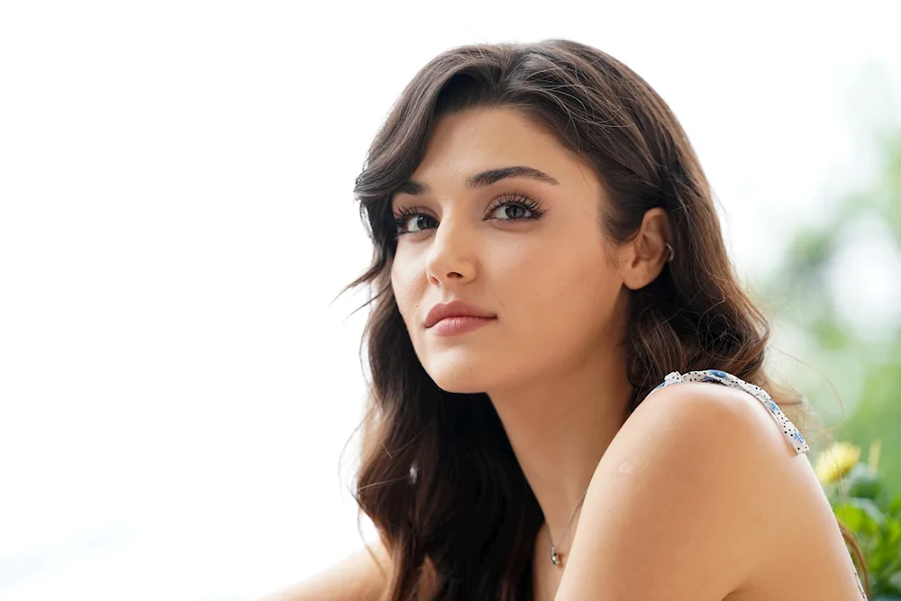 Hande Erçel