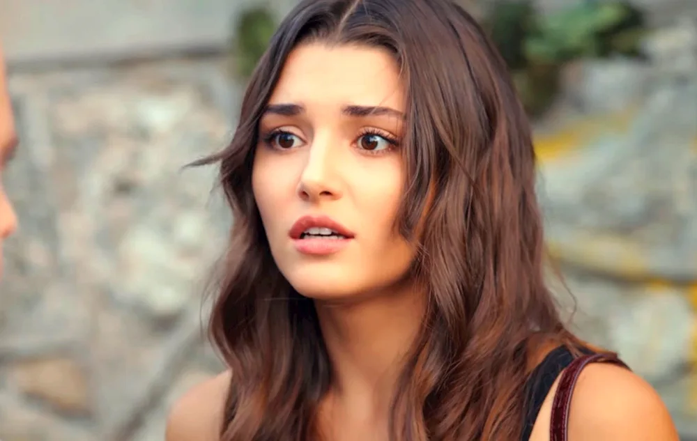 Hande Erchel Eda Yıldız