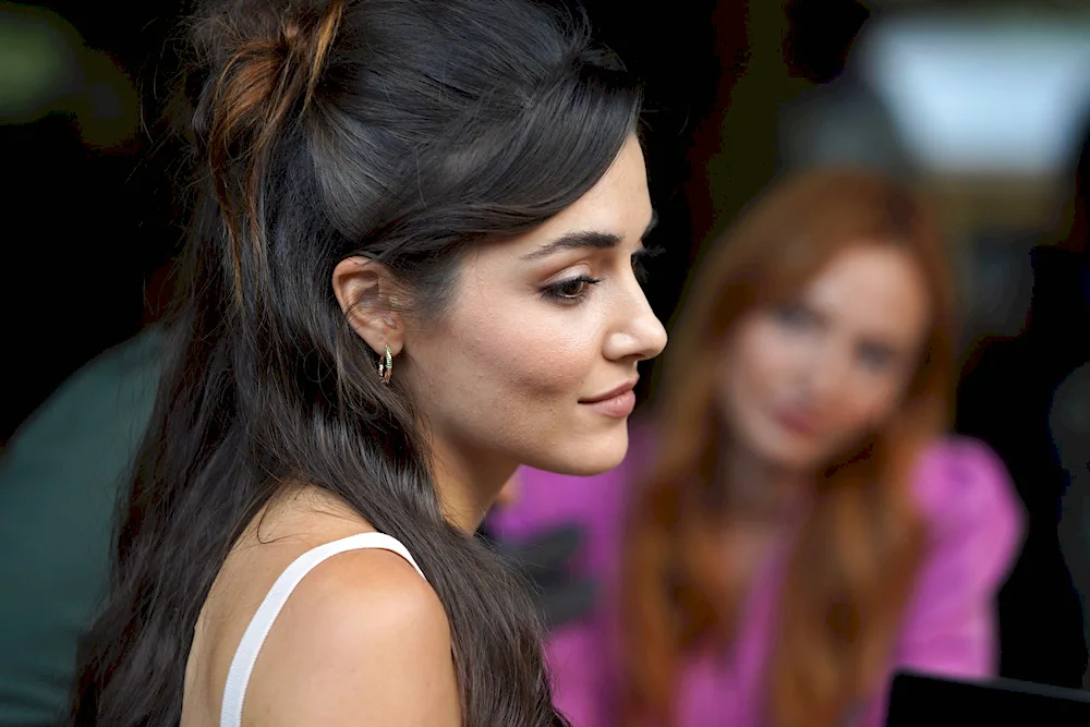 Hande Erchel Eda Yildiz