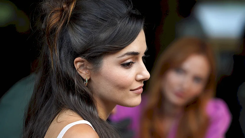 Hande Erçel Eda Yıldız