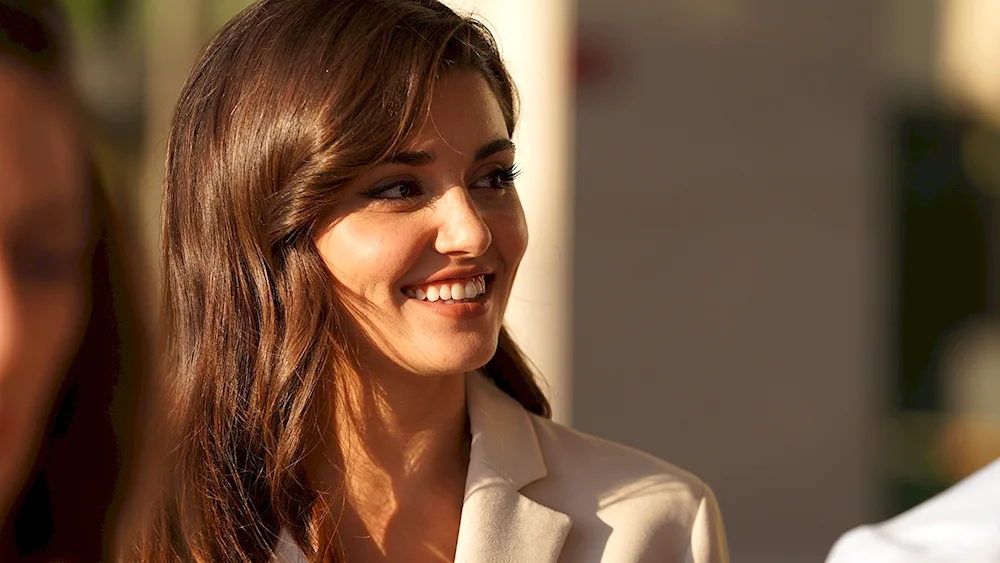 Hande Erçel Eda Yıldız