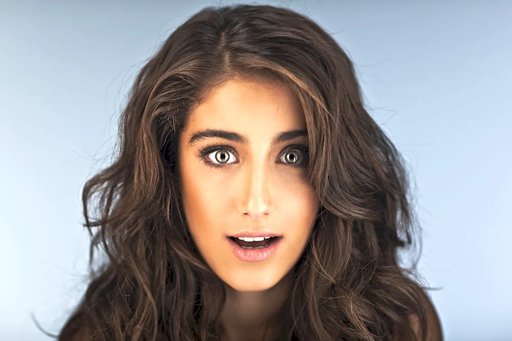 Hazal Kaya