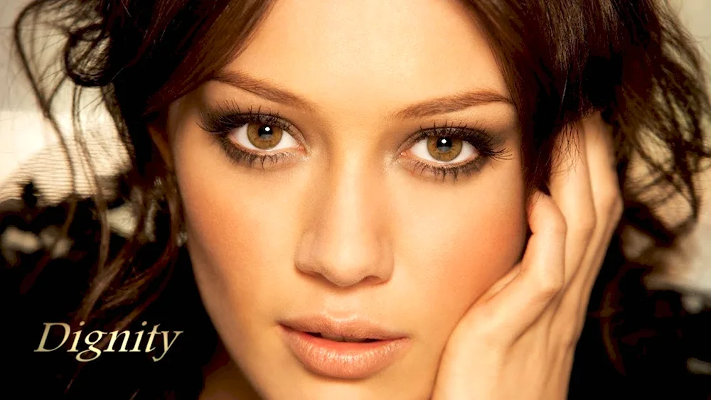 Hilary Duff eye colour