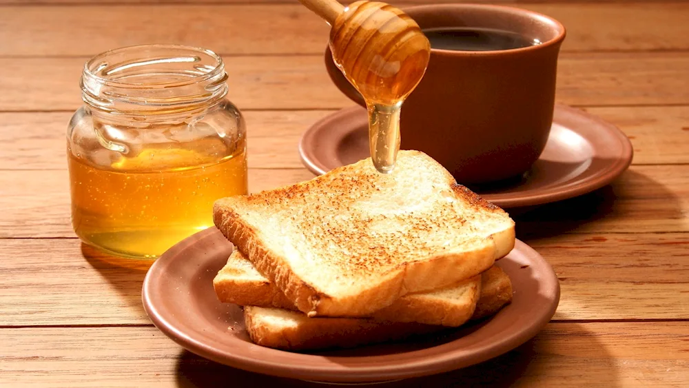 Honey and cinnamon tea