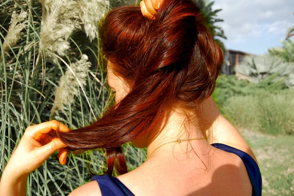 Estel fiery red