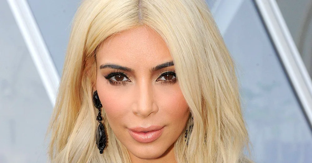 Kim Kardashian blonde