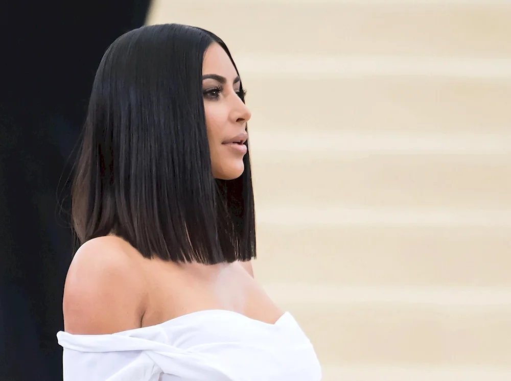 Kim Kardashian with bob