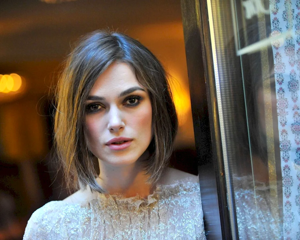 Kiera Knightley bob