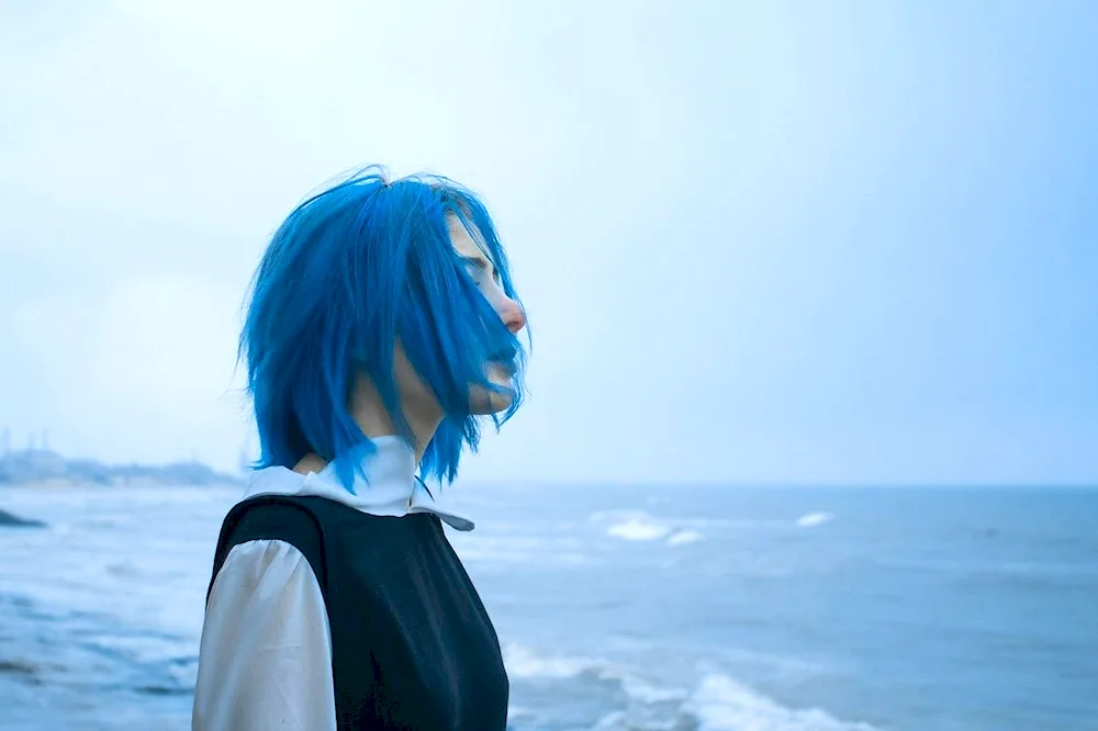 Kira Rausch with blue hair