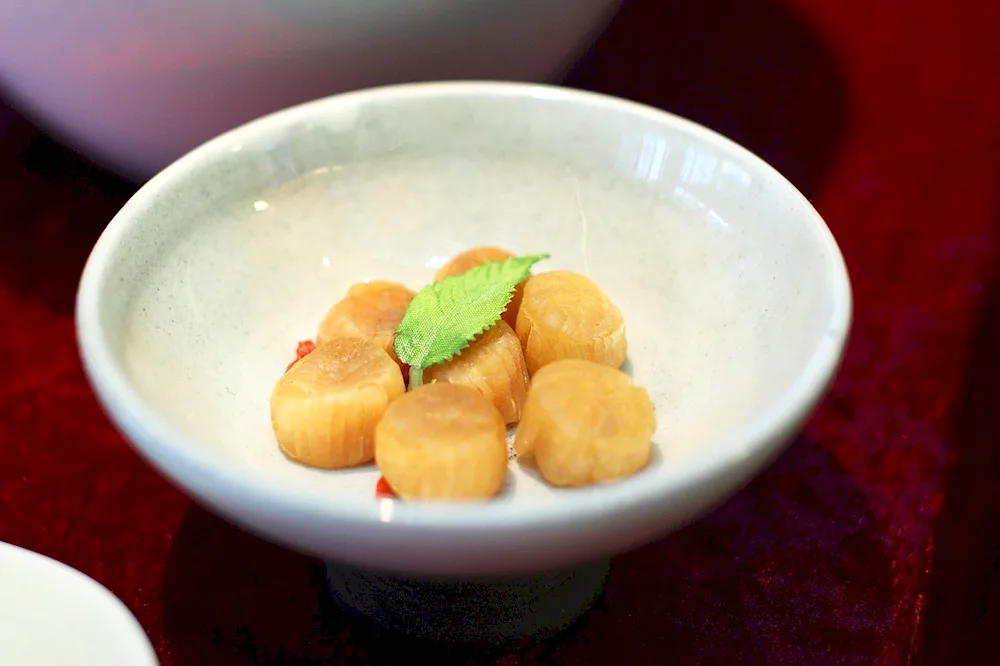 Restaurant dishes