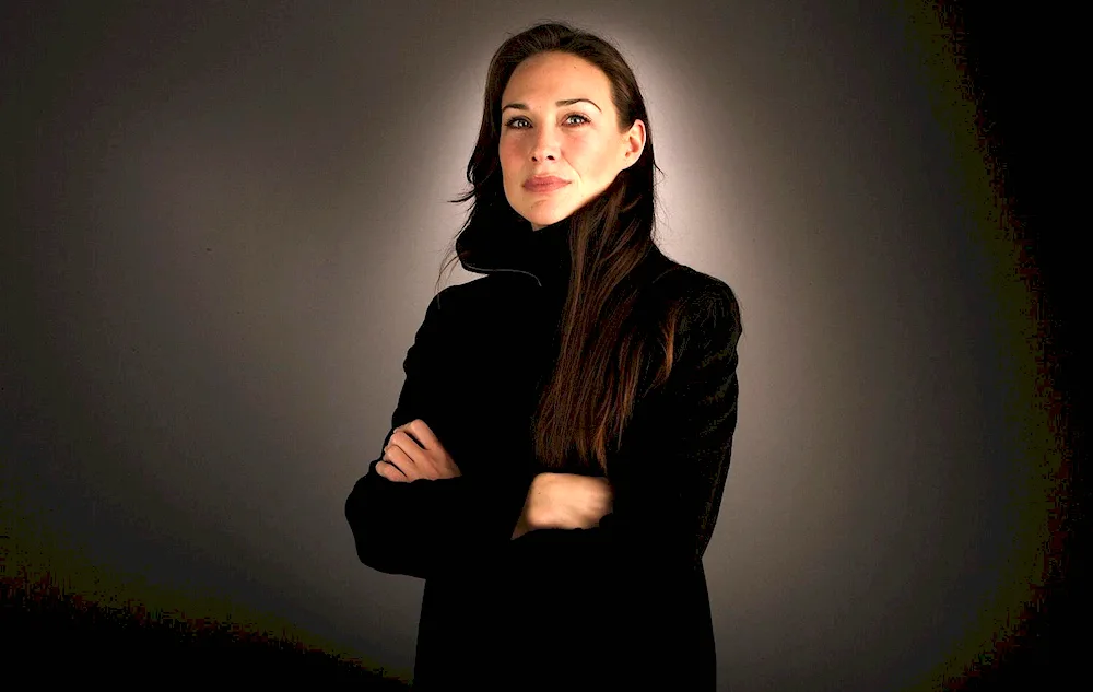 Clare Forlani