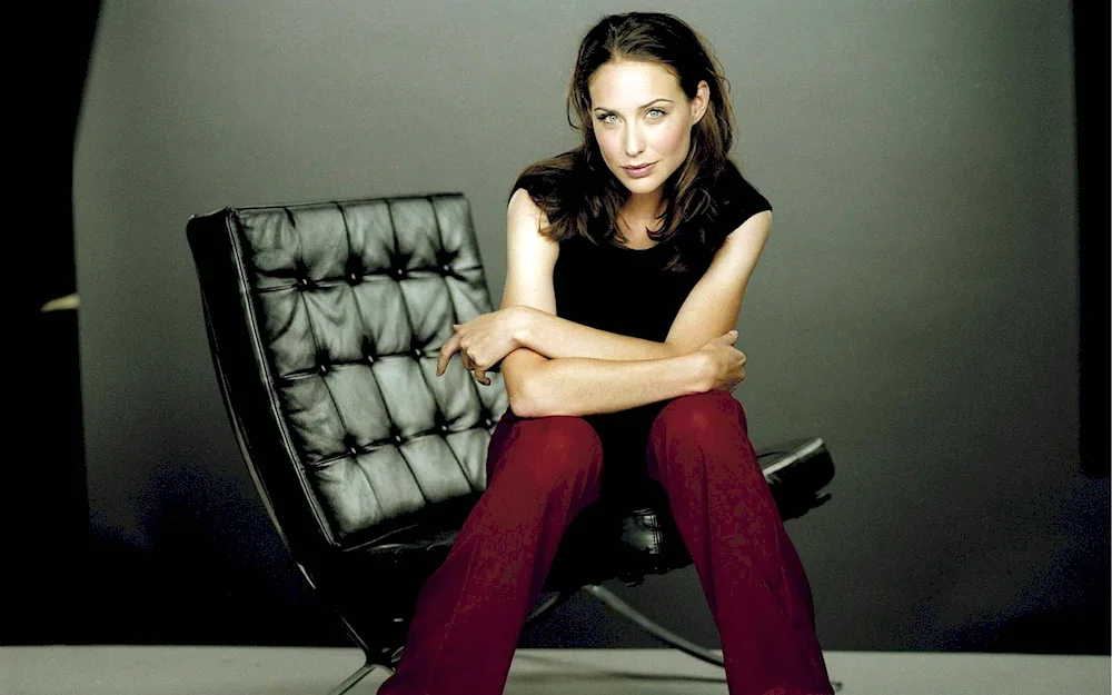 Claire Forlani