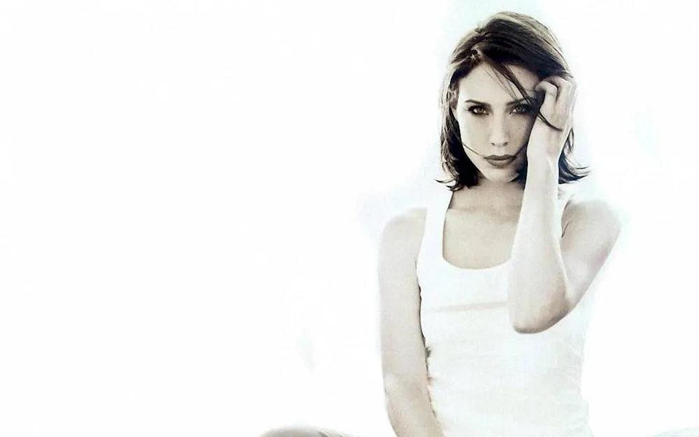 Claire Forlani