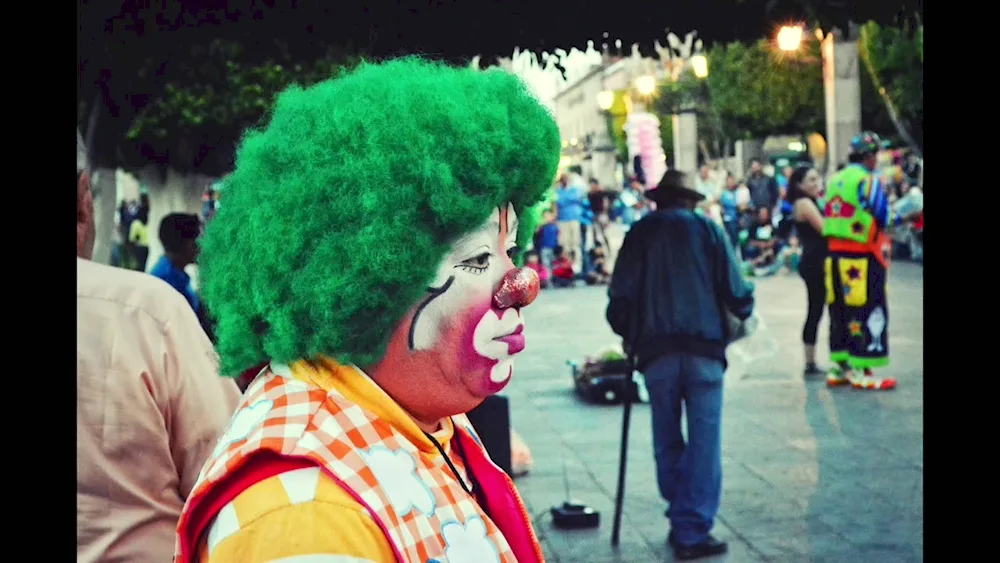 Clown red