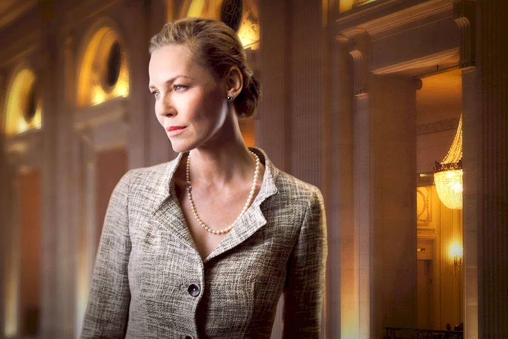 Connie Nielsen. Nielsen