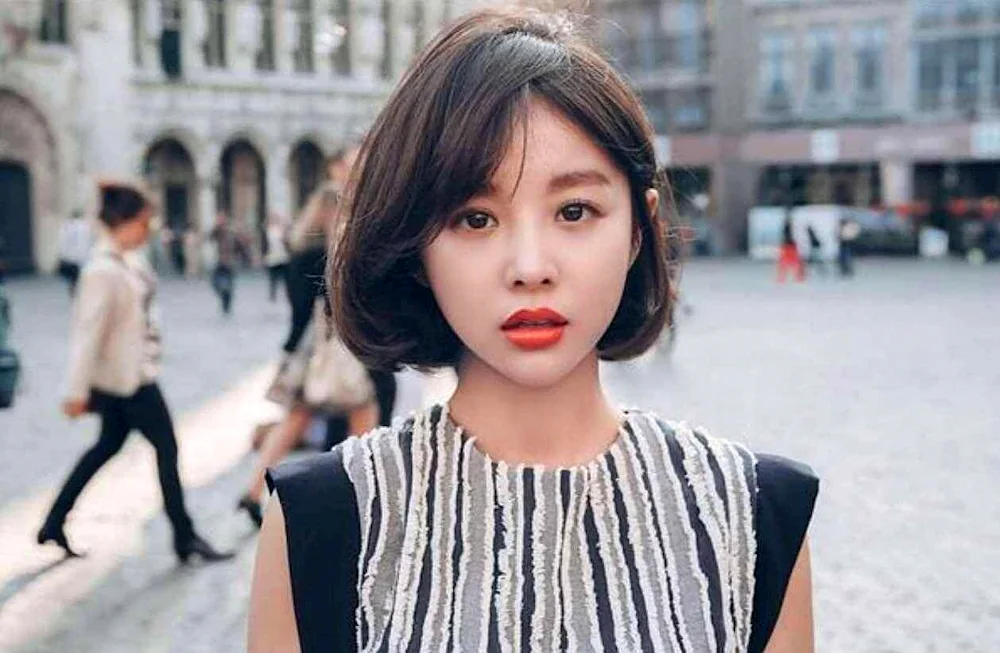 Korean women with short hair