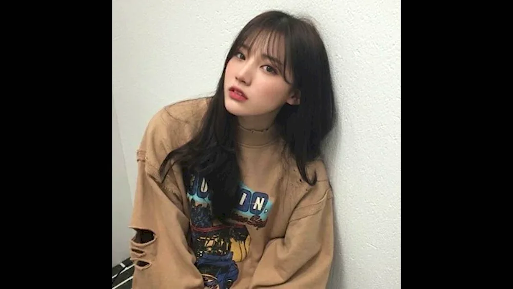 Korean women ulzzang with bangs