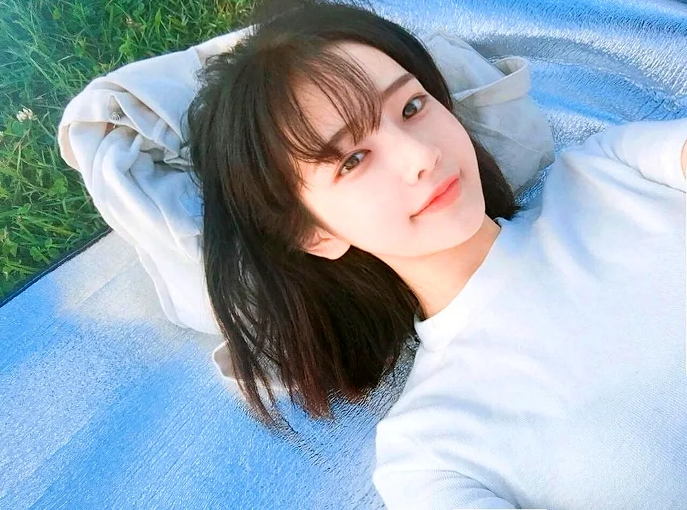 Korean women ulzzang with bobs